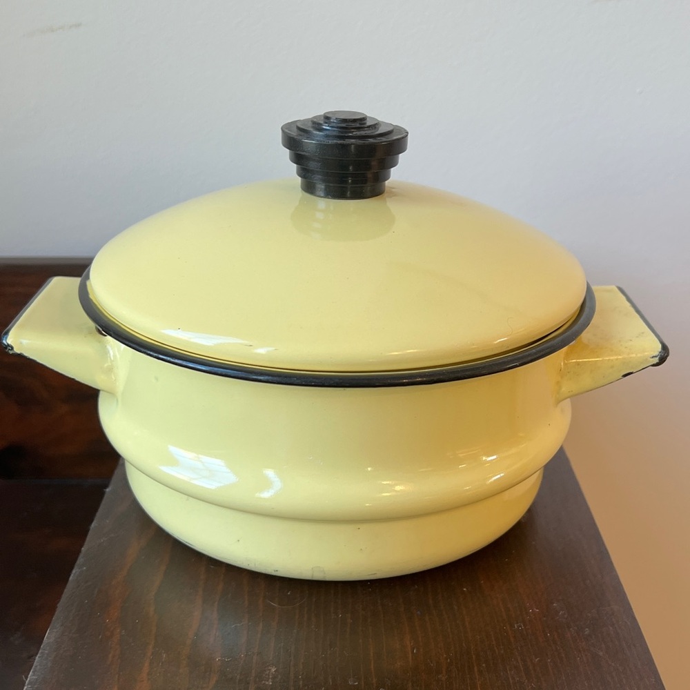 Yellow and Black Enamelware Stock Pot - Picture 5 of 6